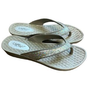 Capelli comfort gold/tan sparkly sandals women’s Sz 8 comfort sole